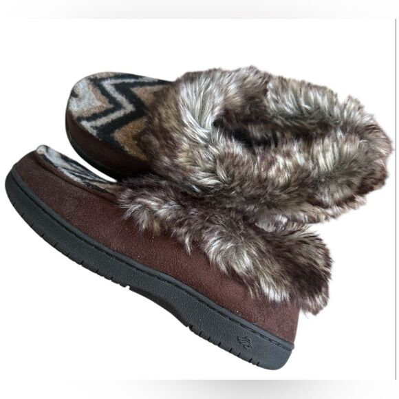 Slipper Shoes Brown Tan Faux Fur Trim Size US Size 8 Indoor/Outdoor Soles. NWOT - Picture 3 of 8
